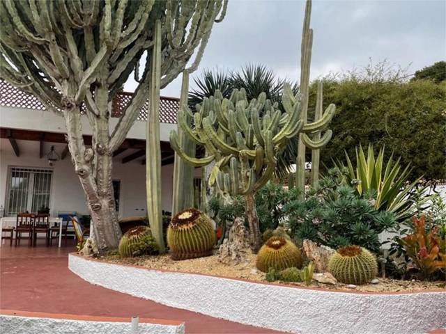 Casa-chalet en Venta en Camino de los Picapiedra, 12 en El Bacarot