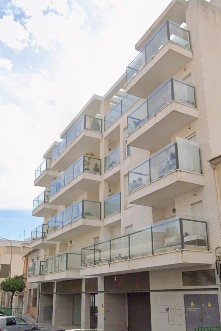 Außenansicht von Wohnung zum Verkauf in Bigastro mit Klimaanlage und Balkon