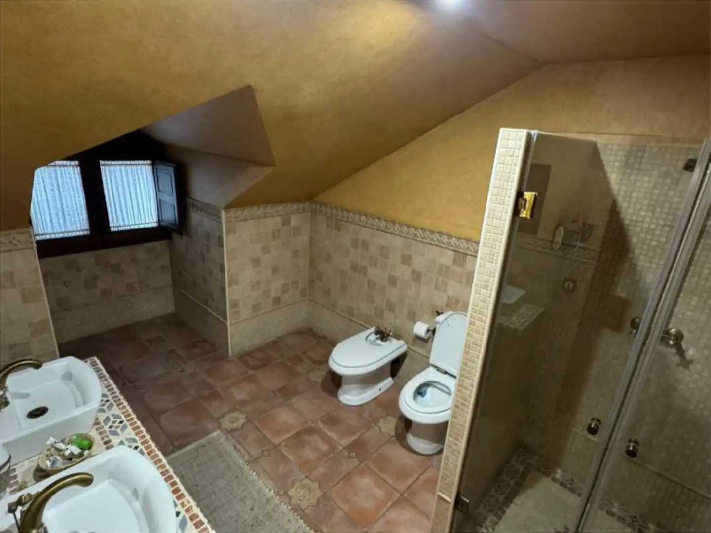 Casa adosada en venta en Calle Delicias, 21, Madridejos Baño de Casa adosada en venta en Madridejos con Aire acondicionado, Calefacción y Terraza