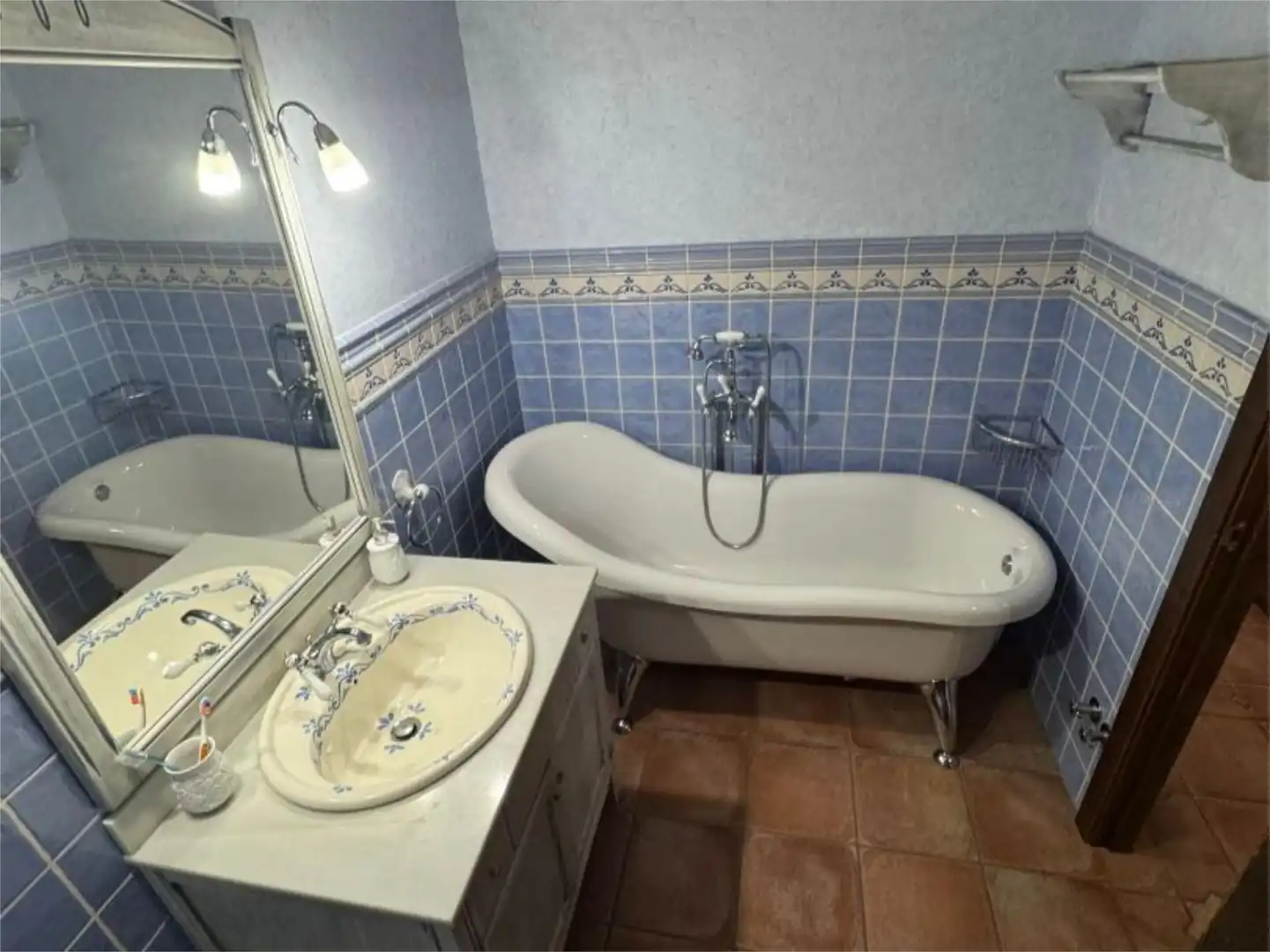 Casa adosada en venta en Calle Delicias, 21, Madridejos Baño de Casa adosada en venta en Madridejos con Aire acondicionado, Calefacción y Terraza