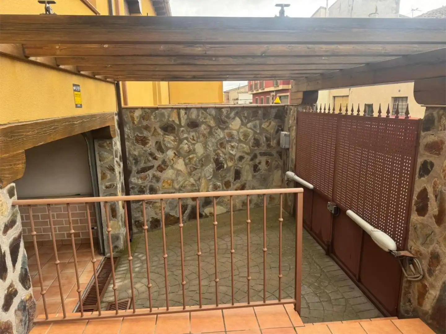 Casa adosada en venta en Calle Delicias, 21, Madridejos Terraza de Casa adosada en venta en Madridejos con Aire acondicionado, Calefacción y Terraza