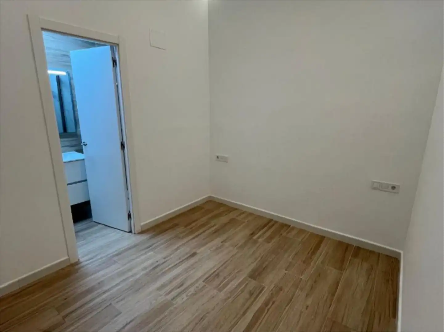Pis de lloguer a Plaça Ruperto Chapí, 2, Barrio del Centro Pis de lloguer en Alicante / Alacant amb Aire condicionat, Calefacció i Parquet