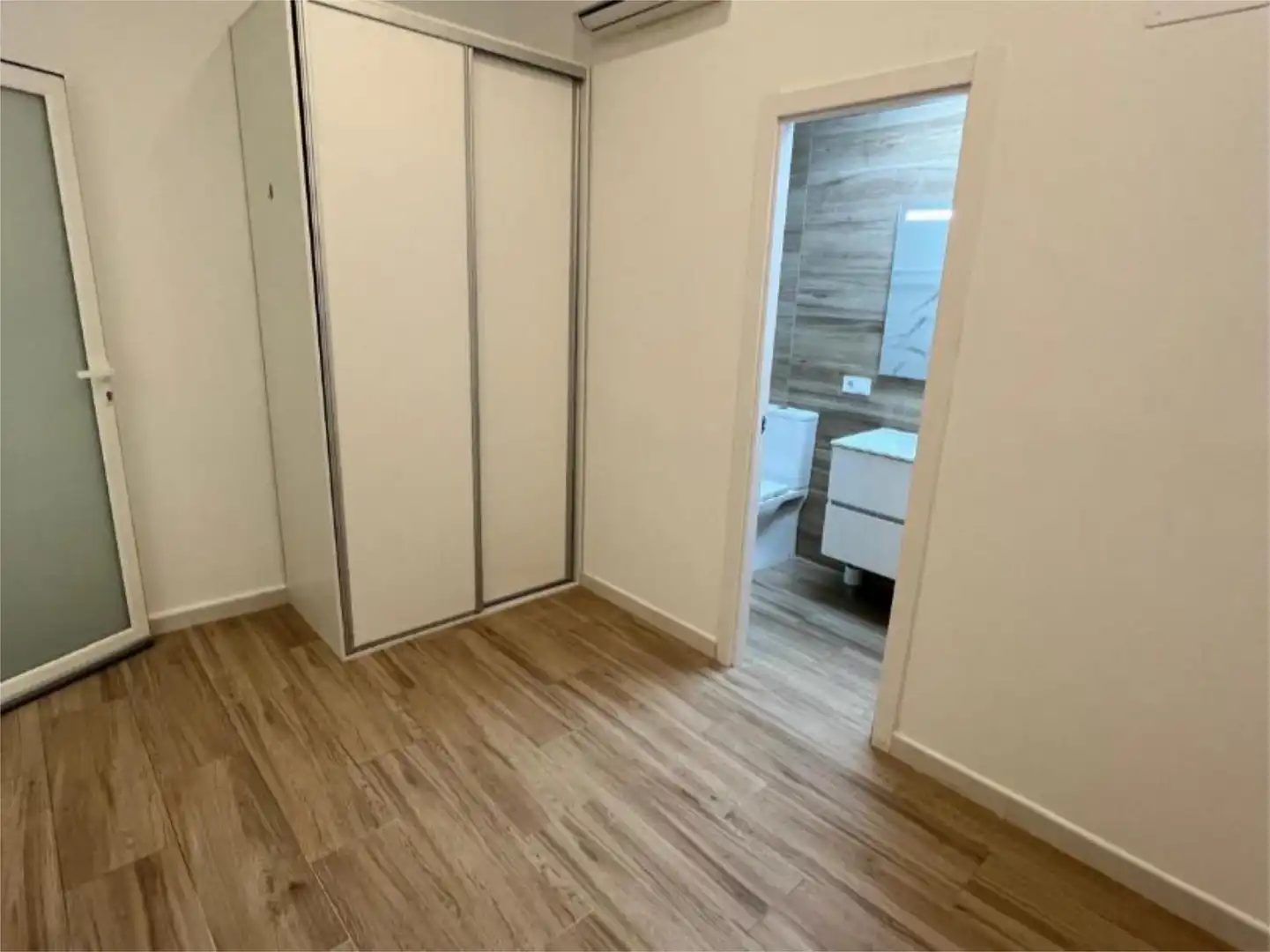 Pis de lloguer a Plaça Ruperto Chapí, 2, Barrio del Centro Dormitori de Pis de lloguer en Alicante / Alacant amb Aire condicionat, Calefacció i Parquet