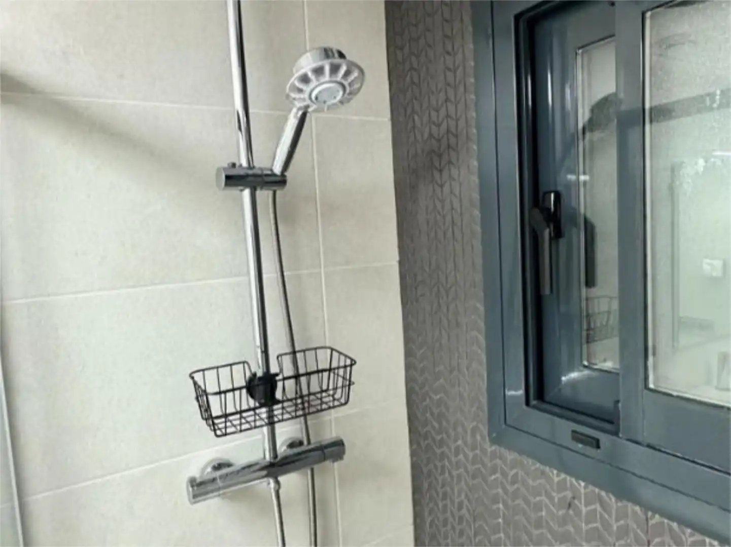 Flat for sale in Calle Maestro Francisco Casanovas, 51, Avenida Habaneras - Curva de Palangre Bathroom of Flat for sale in Torrevieja with Air Conditioner, Swimming Pool and Balcony
