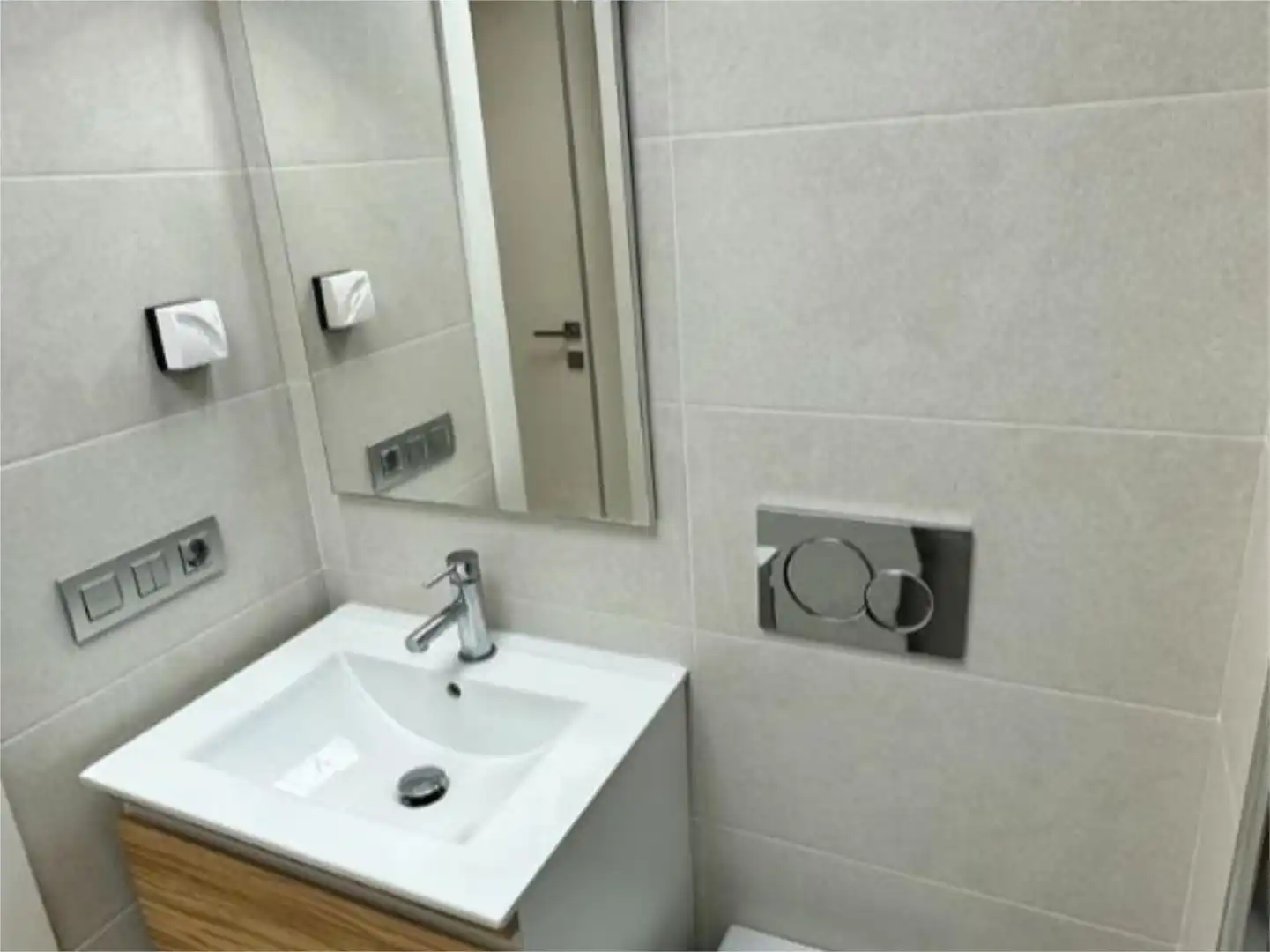 Flat for sale in Calle Maestro Francisco Casanovas, 51, Avenida Habaneras - Curva de Palangre Bathroom of Flat for sale in Torrevieja with Air Conditioner, Swimming Pool and Balcony