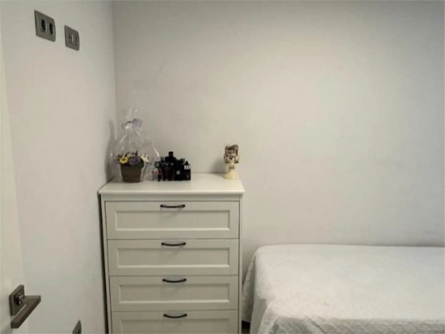 Flat for sale in Calle Maestro Francisco Casanovas, 51, Avenida Habaneras - Curva de Palangre Bedroom of Flat for sale in Torrevieja with Air Conditioner, Swimming Pool and Balcony