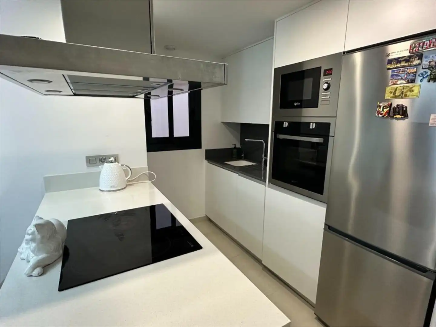 Flat for sale in Calle Maestro Francisco Casanovas, 51, Avenida Habaneras - Curva de Palangre Kitchen of Flat for sale in Torrevieja with Air Conditioner, Swimming Pool and Balcony