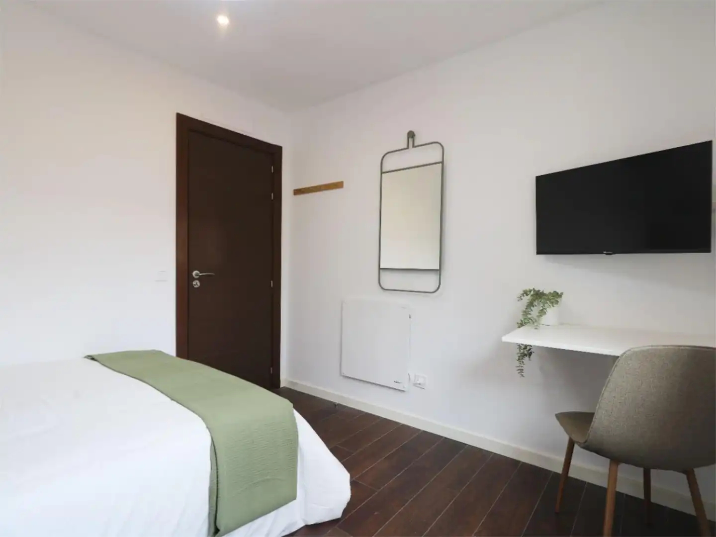 Room in Carrer F, 11, Binissalem Room in Carrer F, 11, Binissalem
