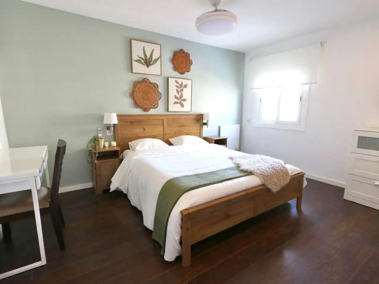 Bedroom of Flat for share in Binissalem  with Air Conditioner, Heating and Parquet flooring