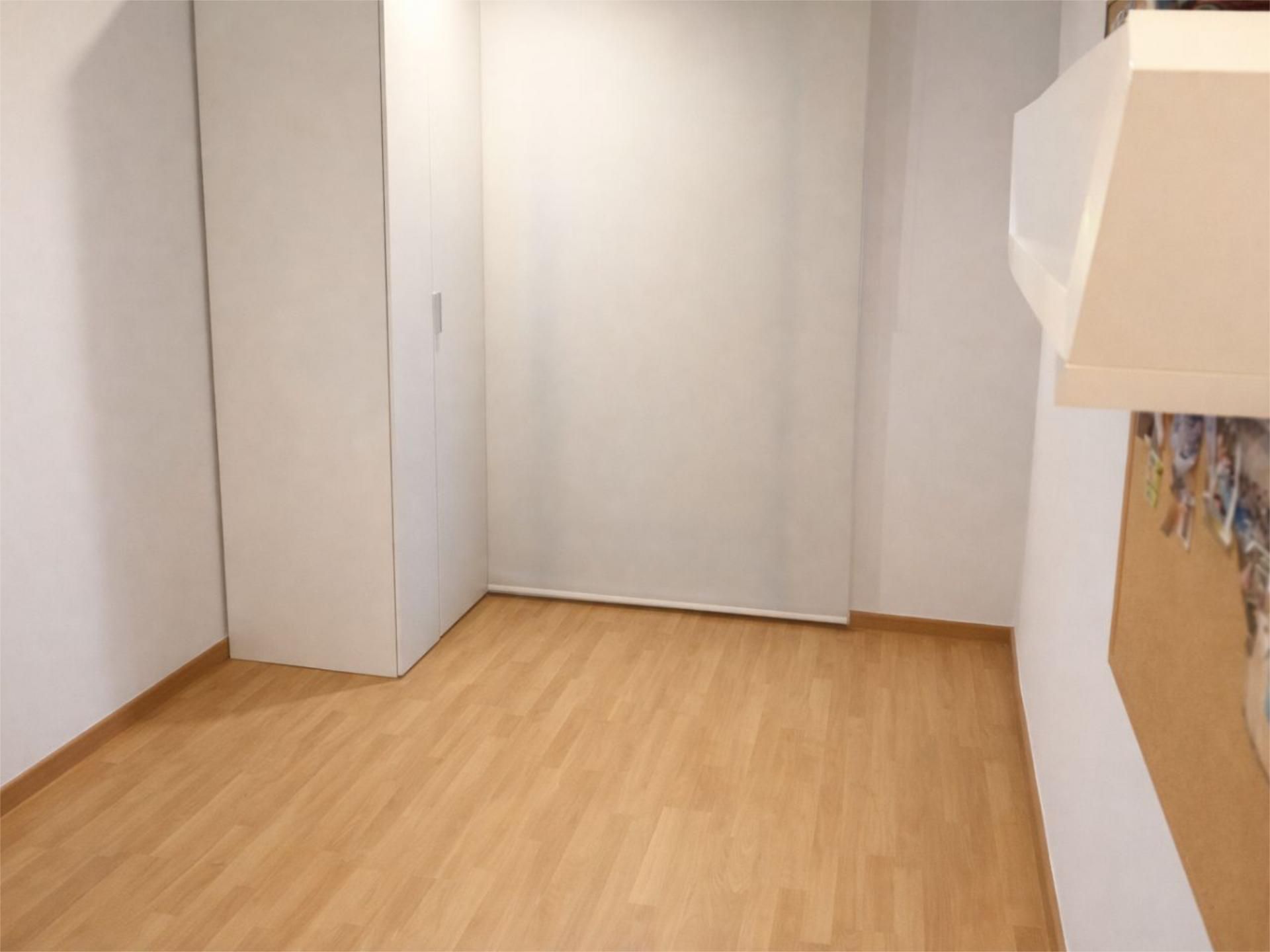 Wohnung zum Verkauf in Abrera mit Klimaanlage, Heizung und Parkett