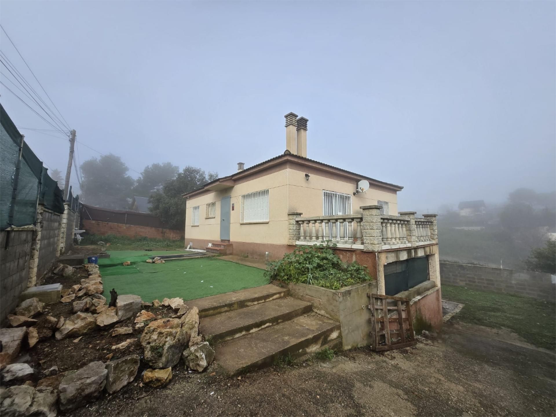 Vista exterior de Casa o xalet en venda en La Torre de Claramunt amb Balcó