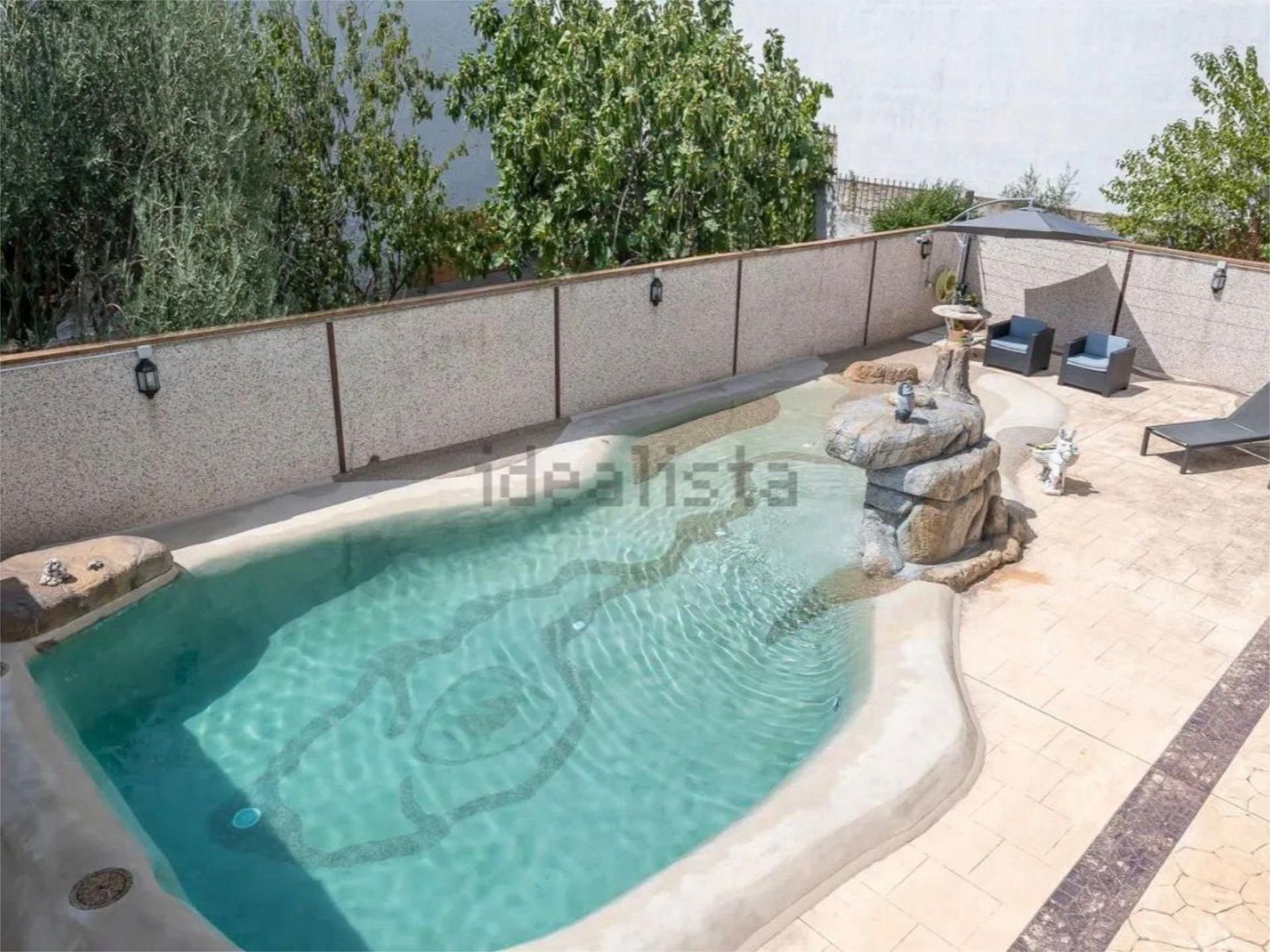 Piscina de Casa o chalet en venta en Villa del Prado con Aire acondicionado, Terraza y Piscina