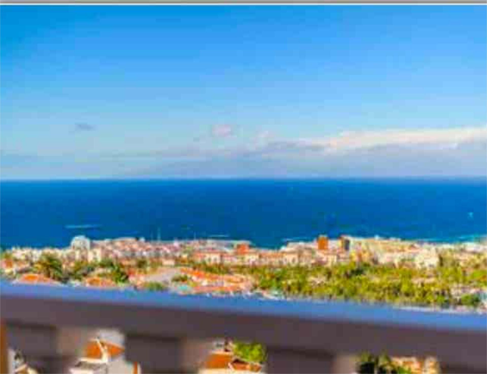 Außenansicht von Einfamilien-Reihenhaus zum Verkauf in Adeje mit Terrasse