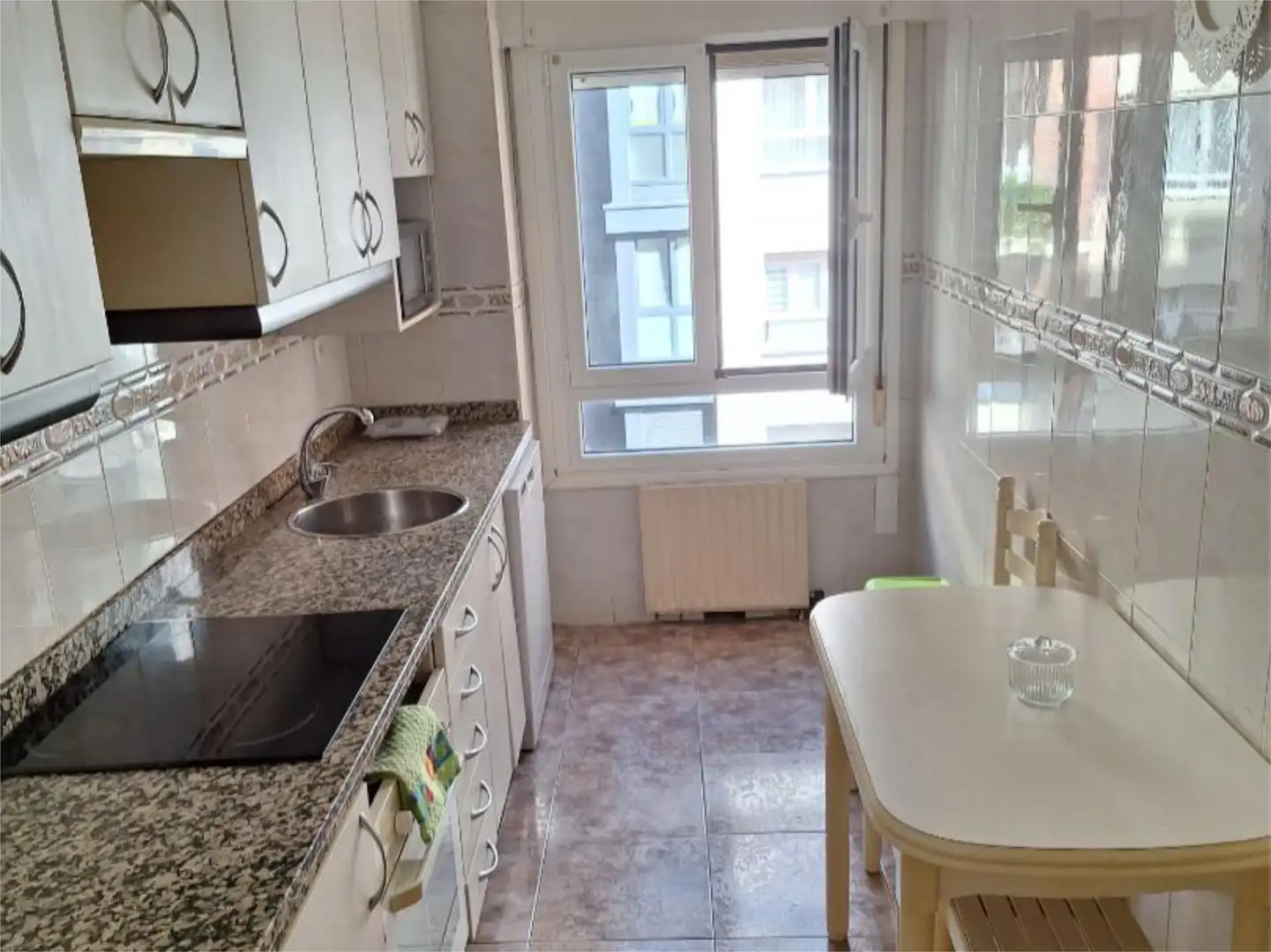 Piso en venta en Avenida de la Costa, 166, La Arena Cocina de Piso en venta en Gijón con Calefacción y Parking comunitario