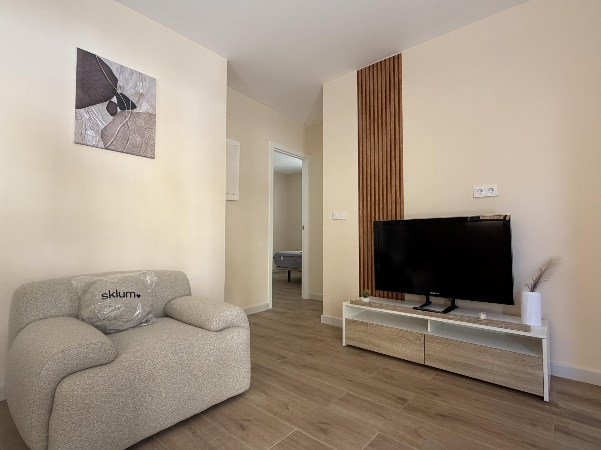 Living room of Flat for rent in  Almería Capital  with Parquet flooring, Terrace and Storage room