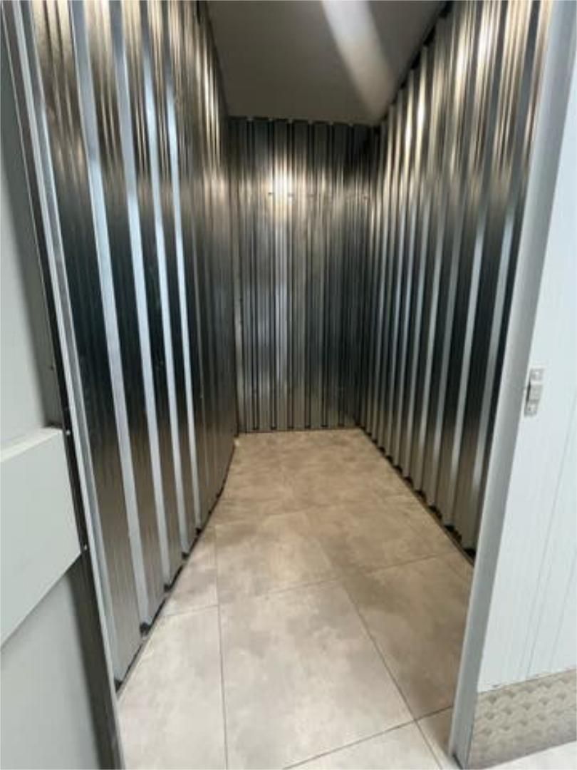 Box room for rent in Mercado