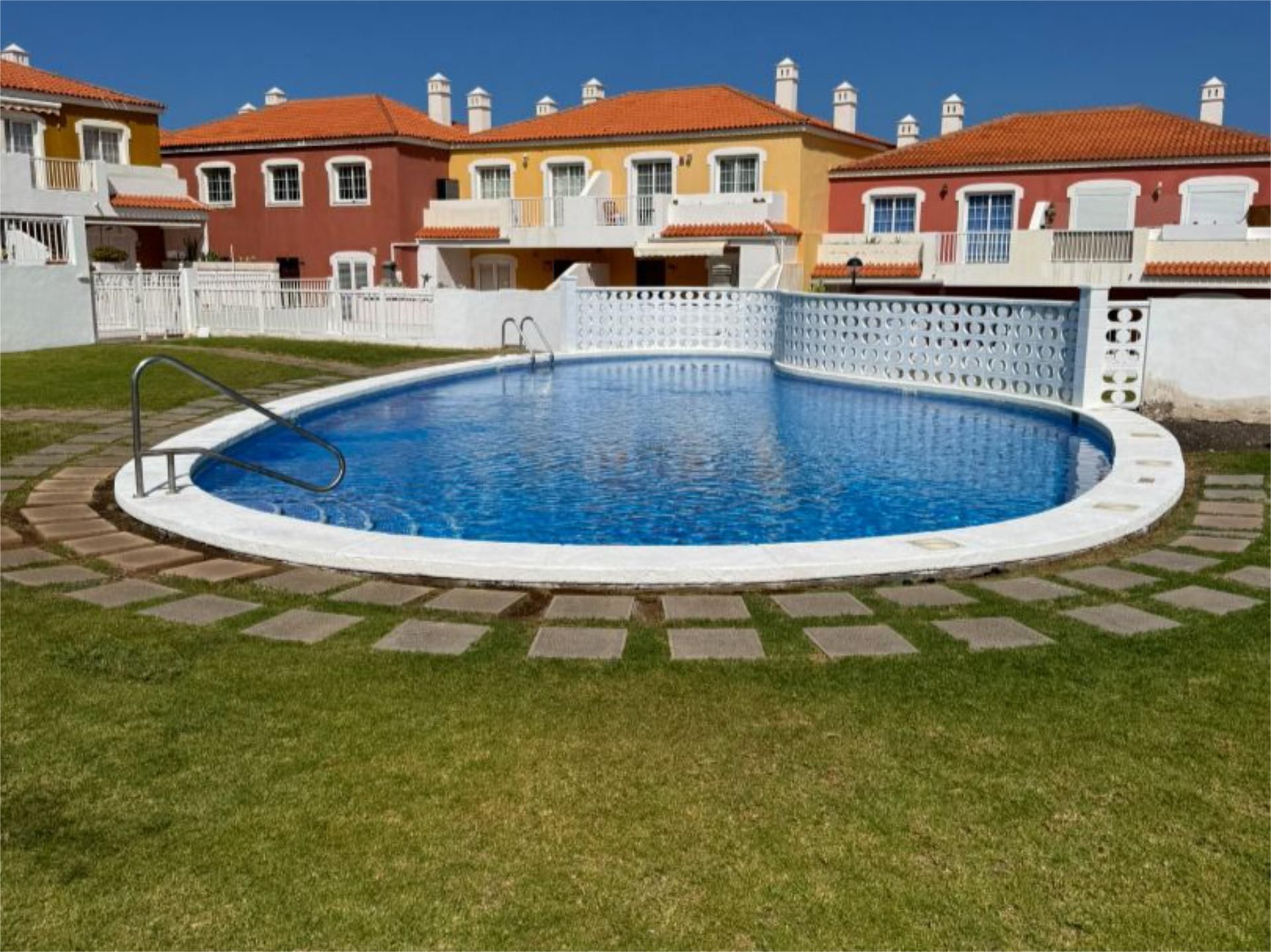 Piscina de Pis de lloguer en Arico amb Piscina, Moblat i Aparcament comunitari