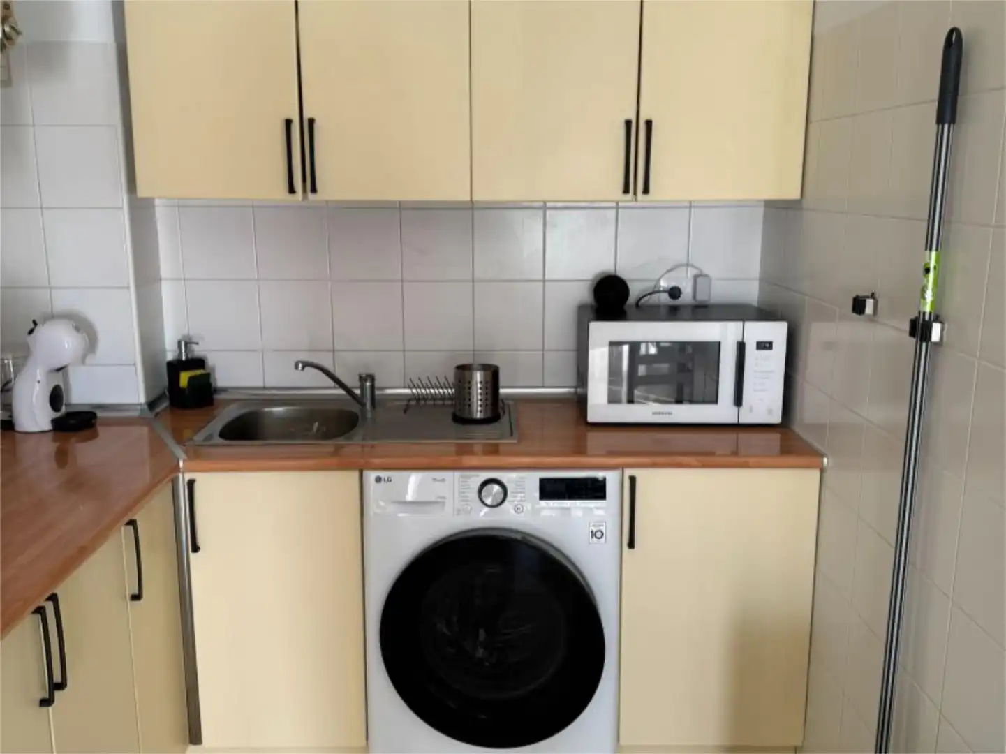 Flat for rent in Calle los Prismas, 61, Arico Kitchen of Flat for rent in Arico with Swimming Pool, Furnished and Community parking