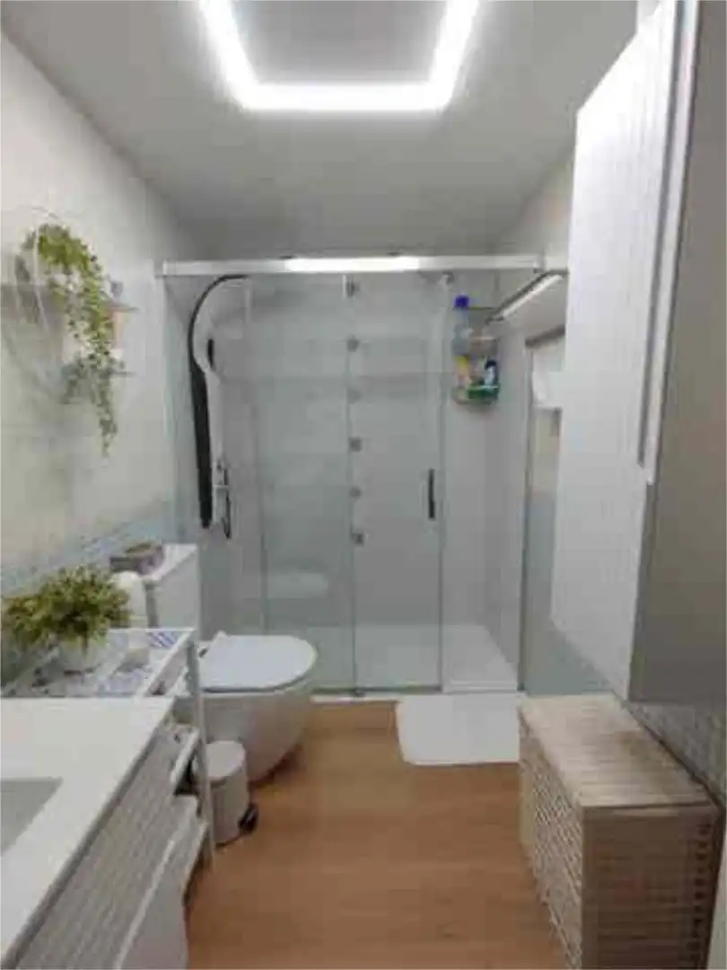 Piso en venta en San Lorenzo Baño de Piso en venta en Melilla