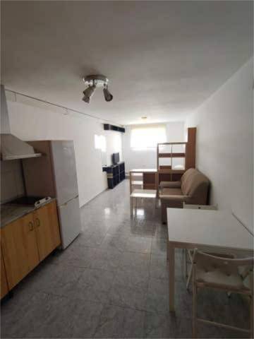 Piso en Alquiler en El Cónsul - Ciudad Universitaria - El Romeral