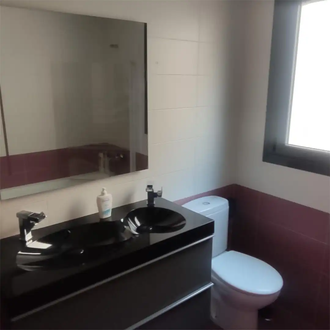 Baño de Piso en venta en Salamanca con Calefacción, Trastero y Amueblado