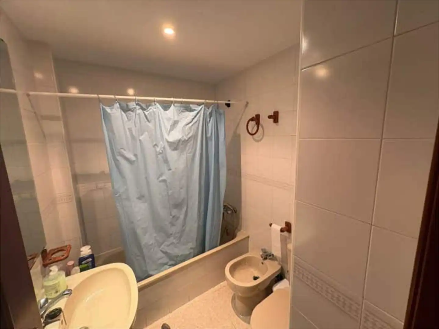 Piso en venta en La Estación Baño de Piso en venta en Badajoz con Trastero