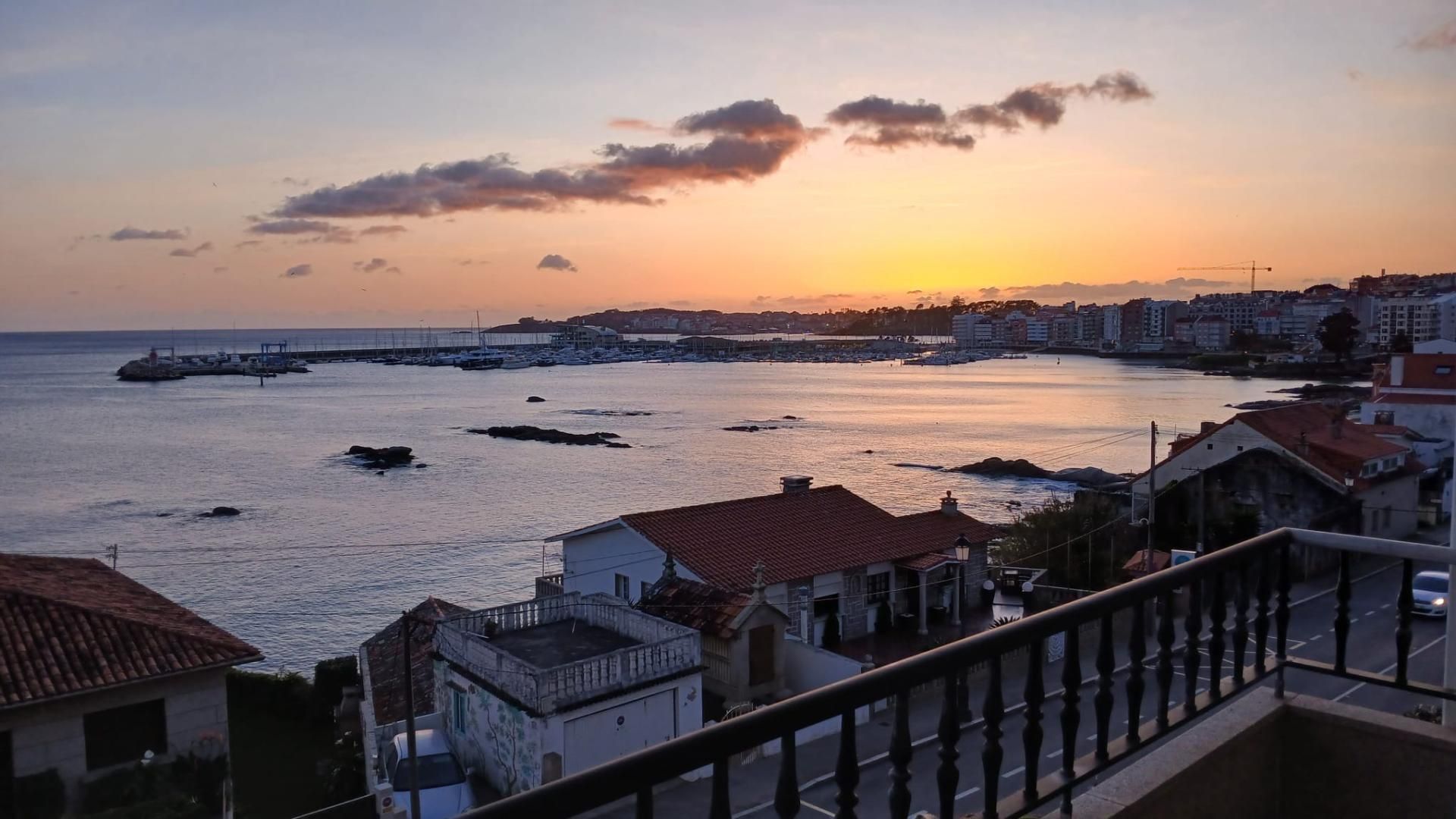 Vista exterior de Piso de alquiler en Sanxenxo con Calefacción, Terraza y Amueblado