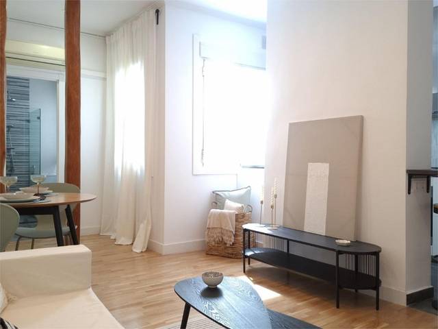 Piso en Venta en Universidad - Malasaña