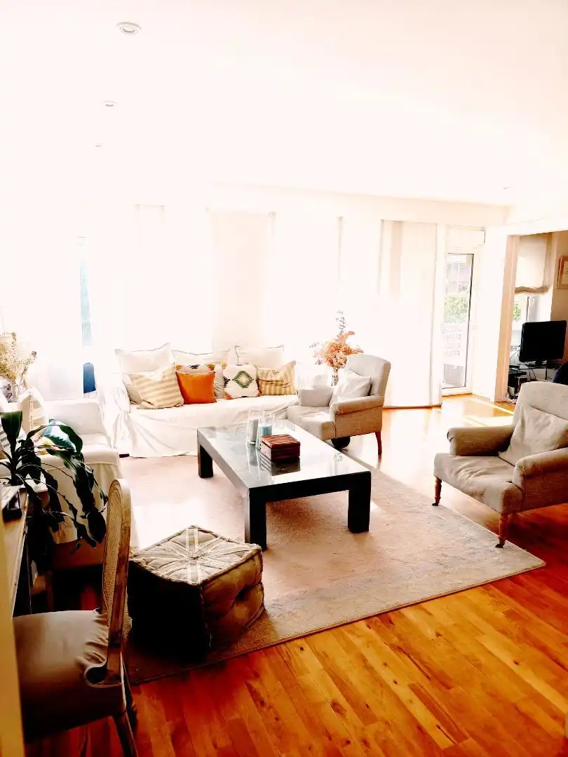 Flat for sale in Calle de la Costa Brava, 45, Mirasierra Living room of Flat for sale in Madrid with Air Conditioner, Private garden and Terrace