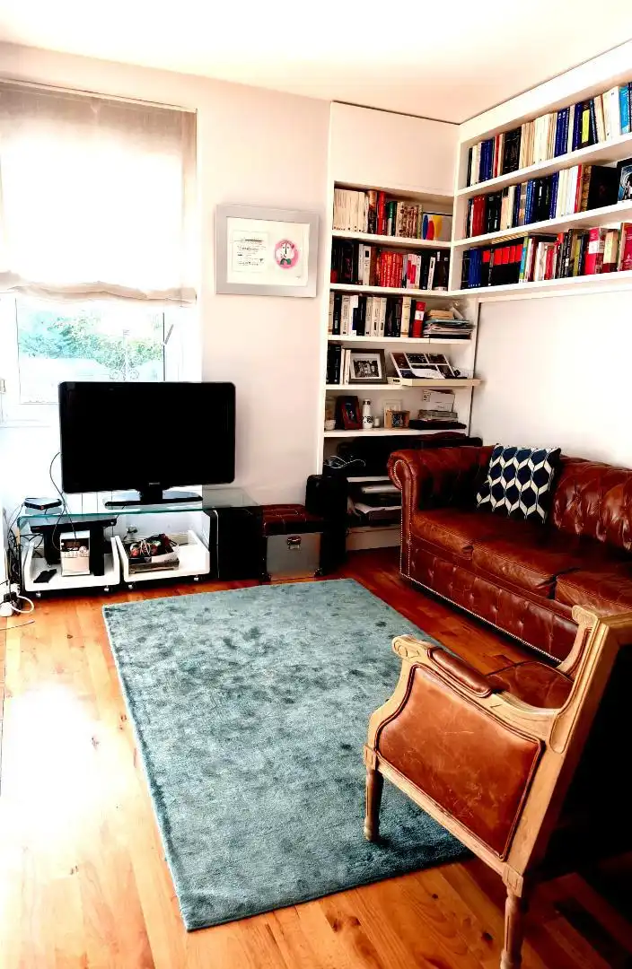 Flat for sale in Calle de la Costa Brava, 45, Mirasierra Living room of Flat for sale in Madrid with Air Conditioner, Private garden and Terrace