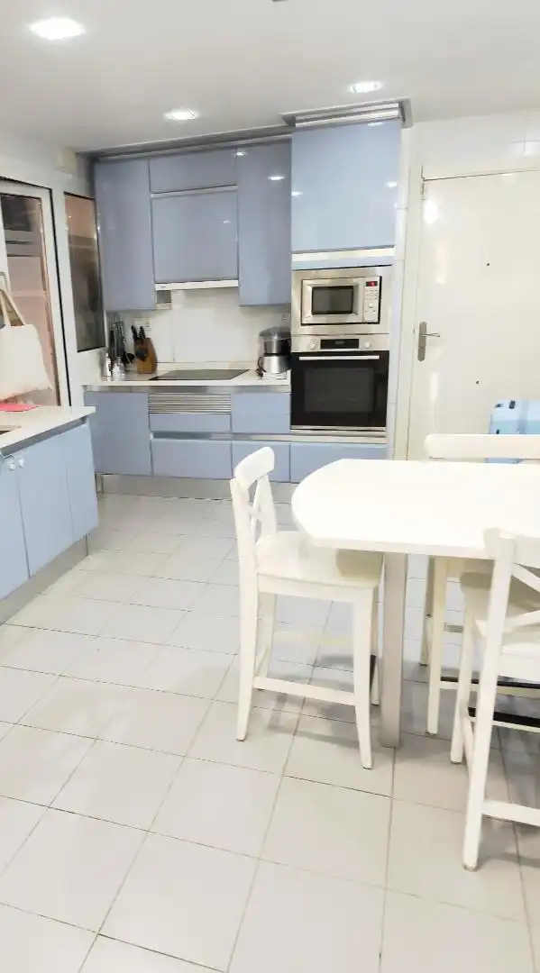 Flat for sale in Calle de la Costa Brava, 45, Mirasierra Kitchen of Flat for sale in Madrid with Air Conditioner, Private garden and Terrace