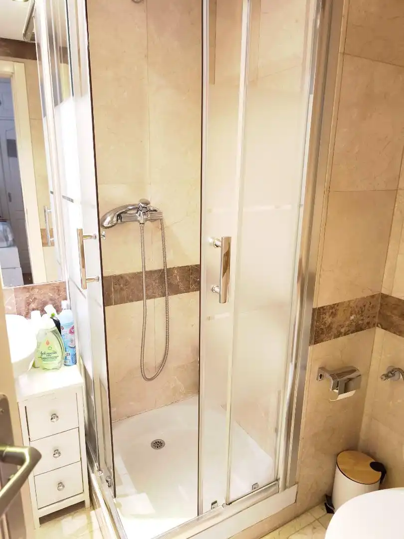 Flat for sale in Calle de la Costa Brava, 45, Mirasierra Bathroom of Flat for sale in Madrid with Air Conditioner, Private garden and Terrace