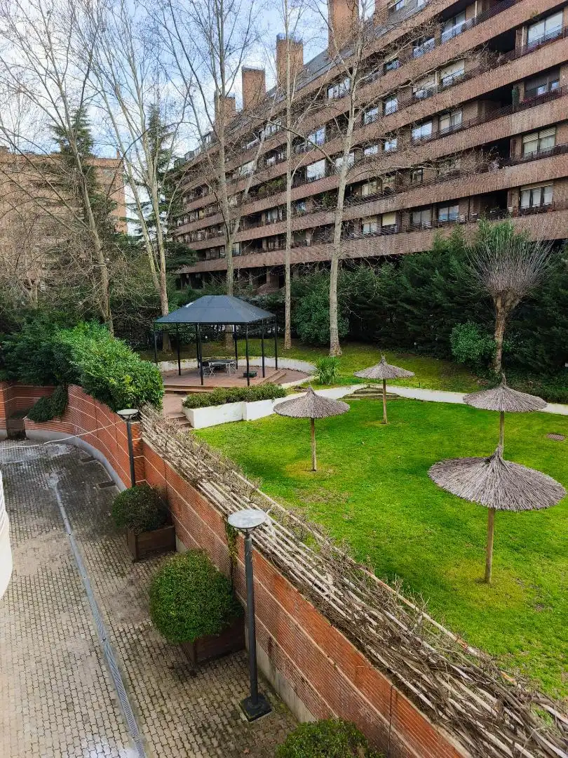Flat for sale in Calle de la Costa Brava, 45, Mirasierra Terrace of Flat for sale in Madrid with Air Conditioner, Private garden and Terrace
