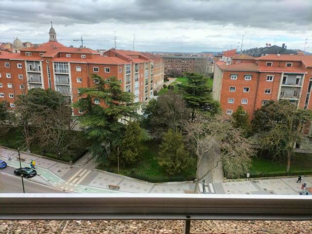 Piso en Venta en Paseo del Hospital Militar, 22 en Campo Grande