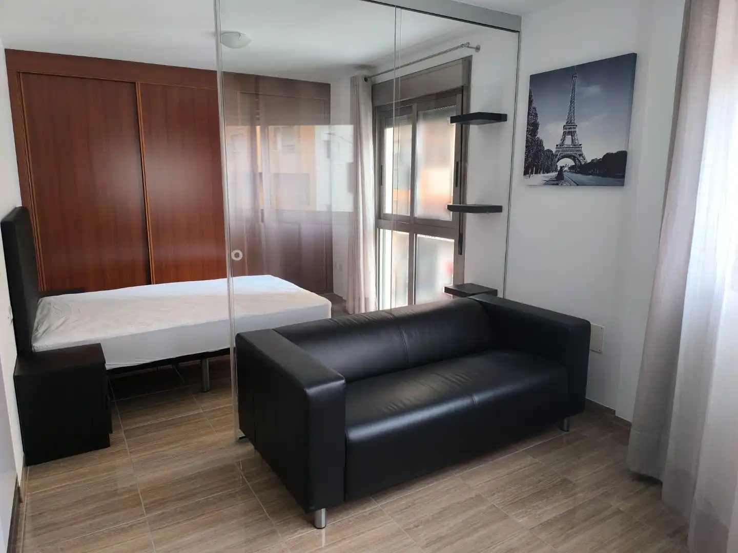 Pis de lloguer a Calle Juan Pablo II, 34, Duggi - Rambla - Los Hoteles Dormitori de Pis de lloguer en Santa Cruz de Tenerife amb Moblat i Videoporter