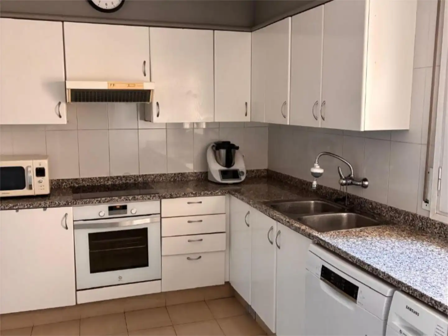 Flat for sale in Carrer de Santa Maria, 27, Barri Antic Kitchen of Flat for sale in Manresa with Air Conditioner, Terrace and Balcony