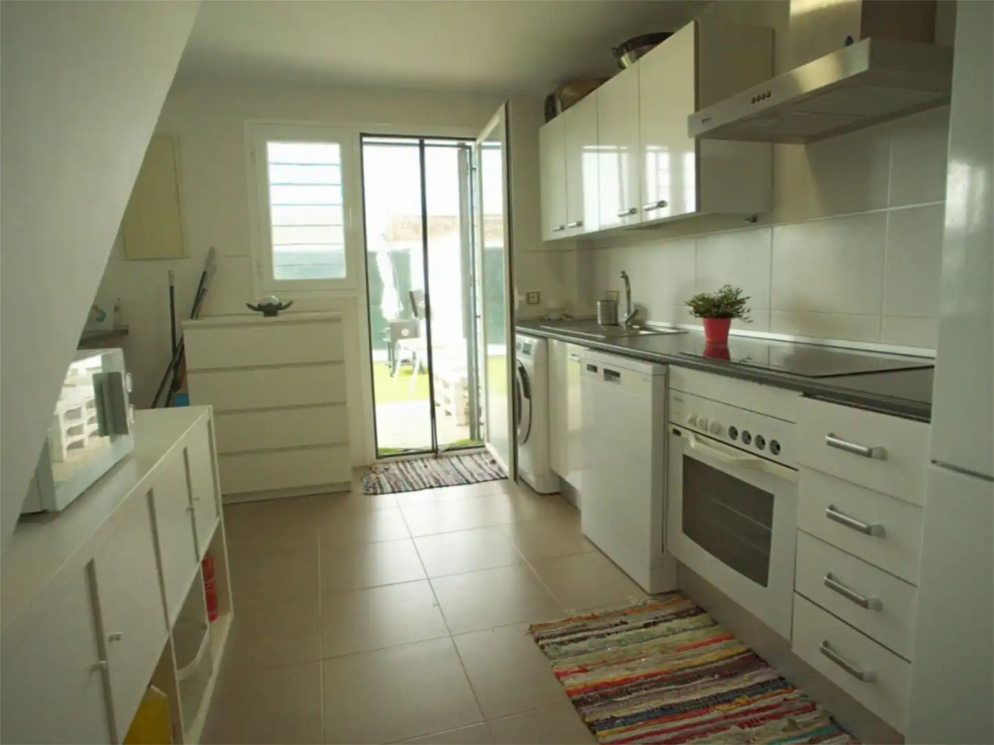 Cuina de Casa o xalet en venda en San Nicolás del Puerto amb Jardí privat, Terrassa i Traster