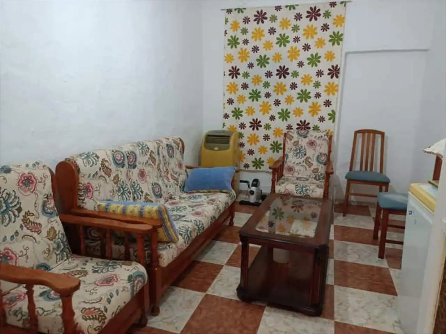 Casa o xalet en venda a Caballero Bonald - San José Obrero - Guadalcacín Sala d'estar de Casa o xalet en venda en Jerez de la Frontera