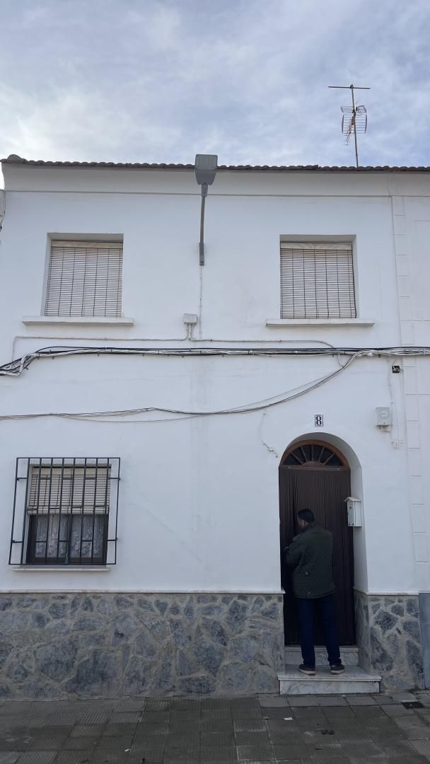 Vista exterior de Casa adosada en venda en Campo de Criptana amb Traster i Moblat