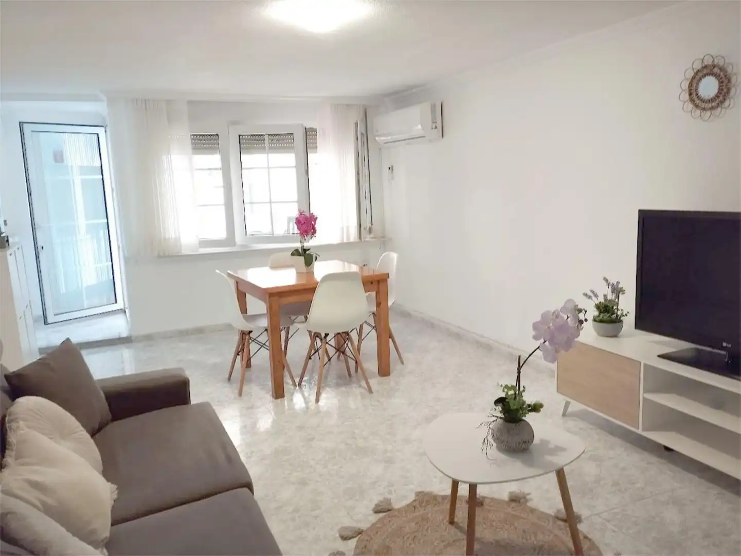Wohnungen zur Miete in Carrer Polop de la Marina, 12, Pueblo - Urbanizaciones Wohnzimmer von Wohnungen zur Miete in L'Alfàs del Pi mit Klimaanlage, Heizung und Schwimmbad