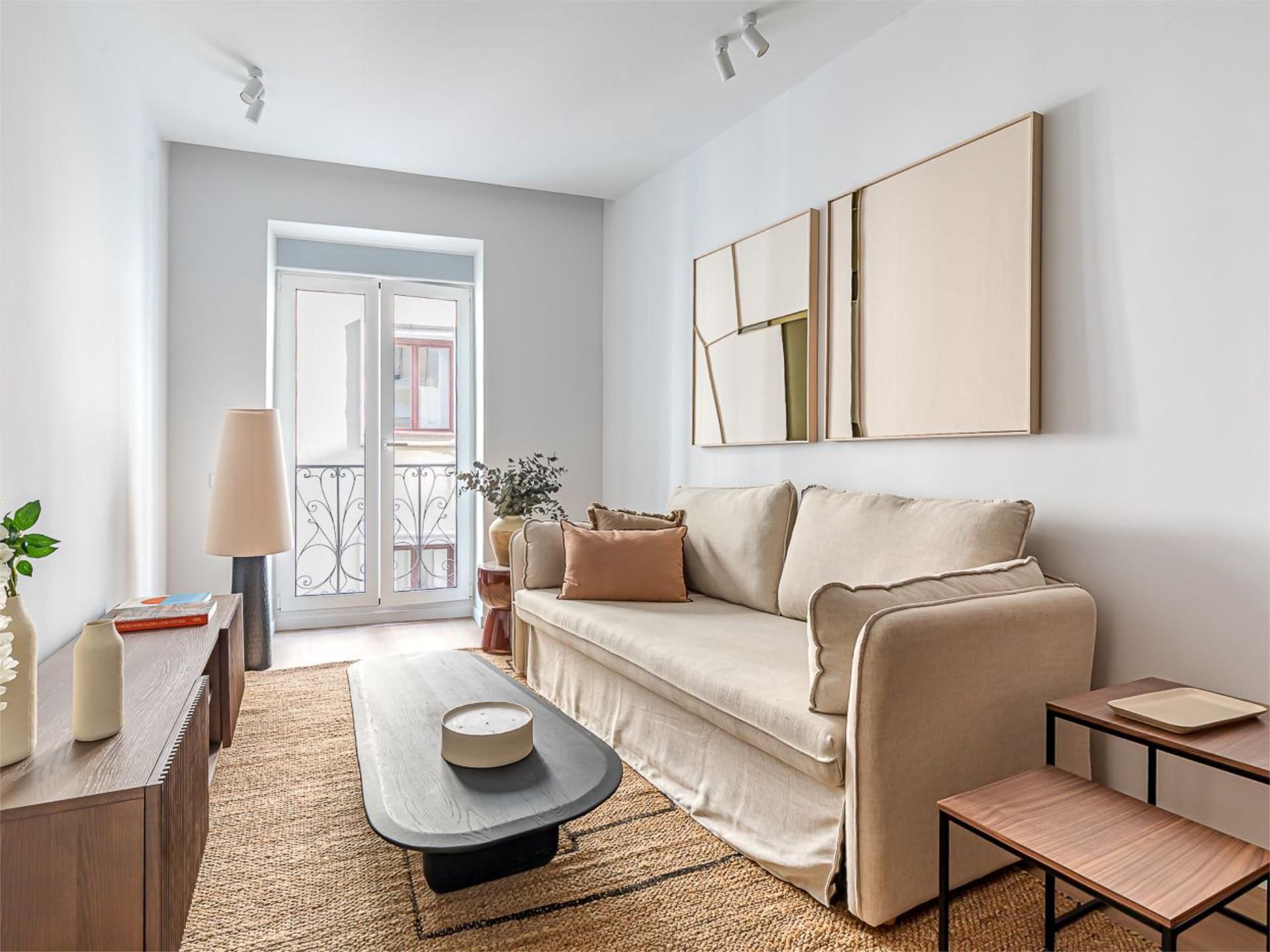 Living room of Flat for sale in  Madrid Capital  with Air Conditioner and Balcony