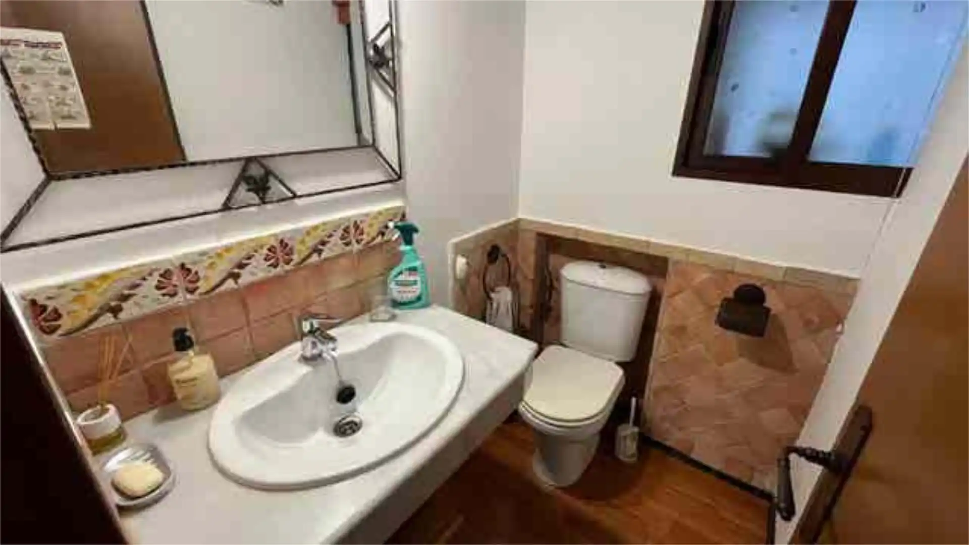 Badezimmer von Büro zur Miete in Córdoba mit Klimaanlage