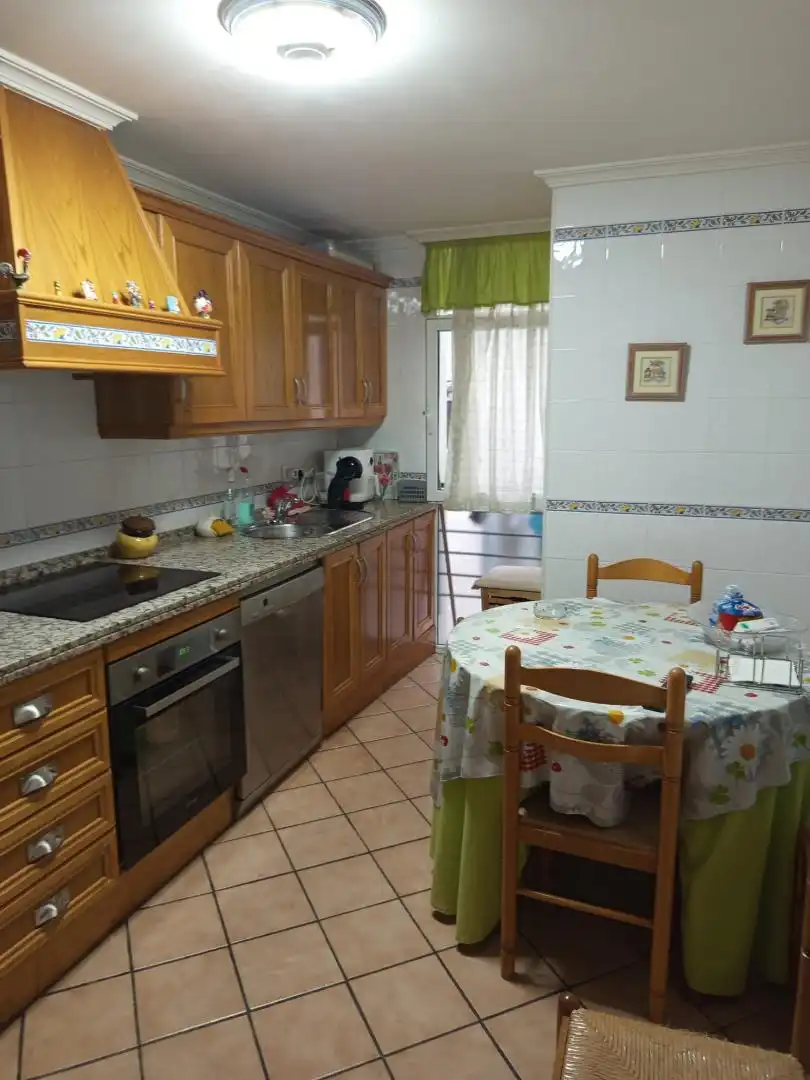 Wohnung zum Verkauf in Detras Cortijo Vides, 79, La Granja - La Colina - Los Pastores Küche von Wohnung zum Verkauf in Algeciras mit Klimaanlage, Terrasse und Abstellraum