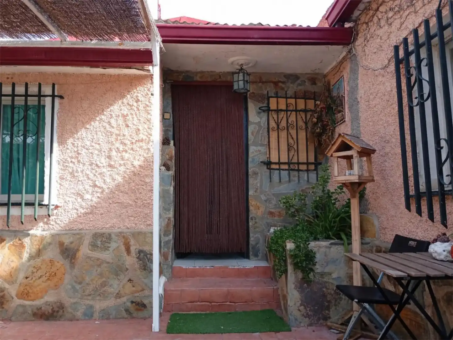 Piso en venta en Calle Río Bullones, 791, El Casar Piso en venta en El Casar con Calefacción, Jardín privado y Amueblado