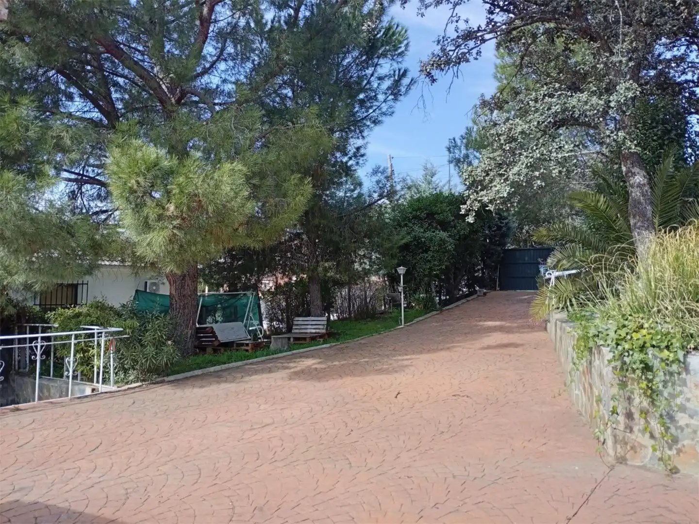 Piso en venta en Calle Río Bullones, 791, El Casar Parking de Piso en venta en El Casar con Calefacción, Jardín privado y Amueblado