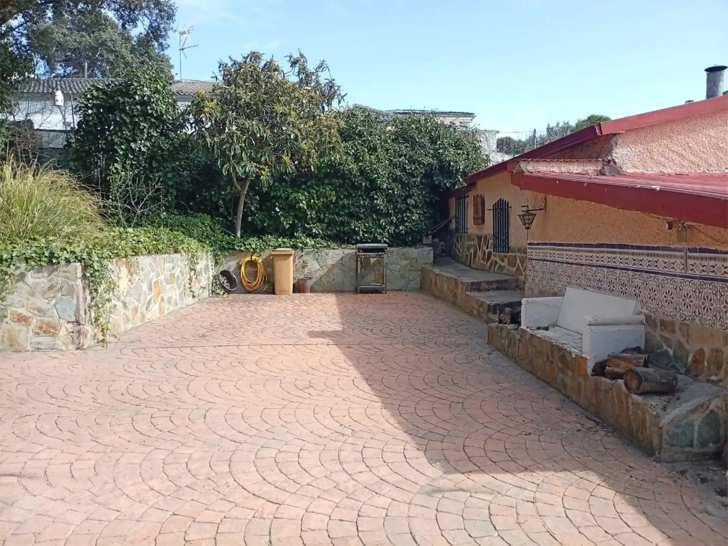Piso en venta en Calle Río Bullones, 791, El Casar Jardín de Piso en venta en El Casar con Calefacción, Jardín privado y Amueblado