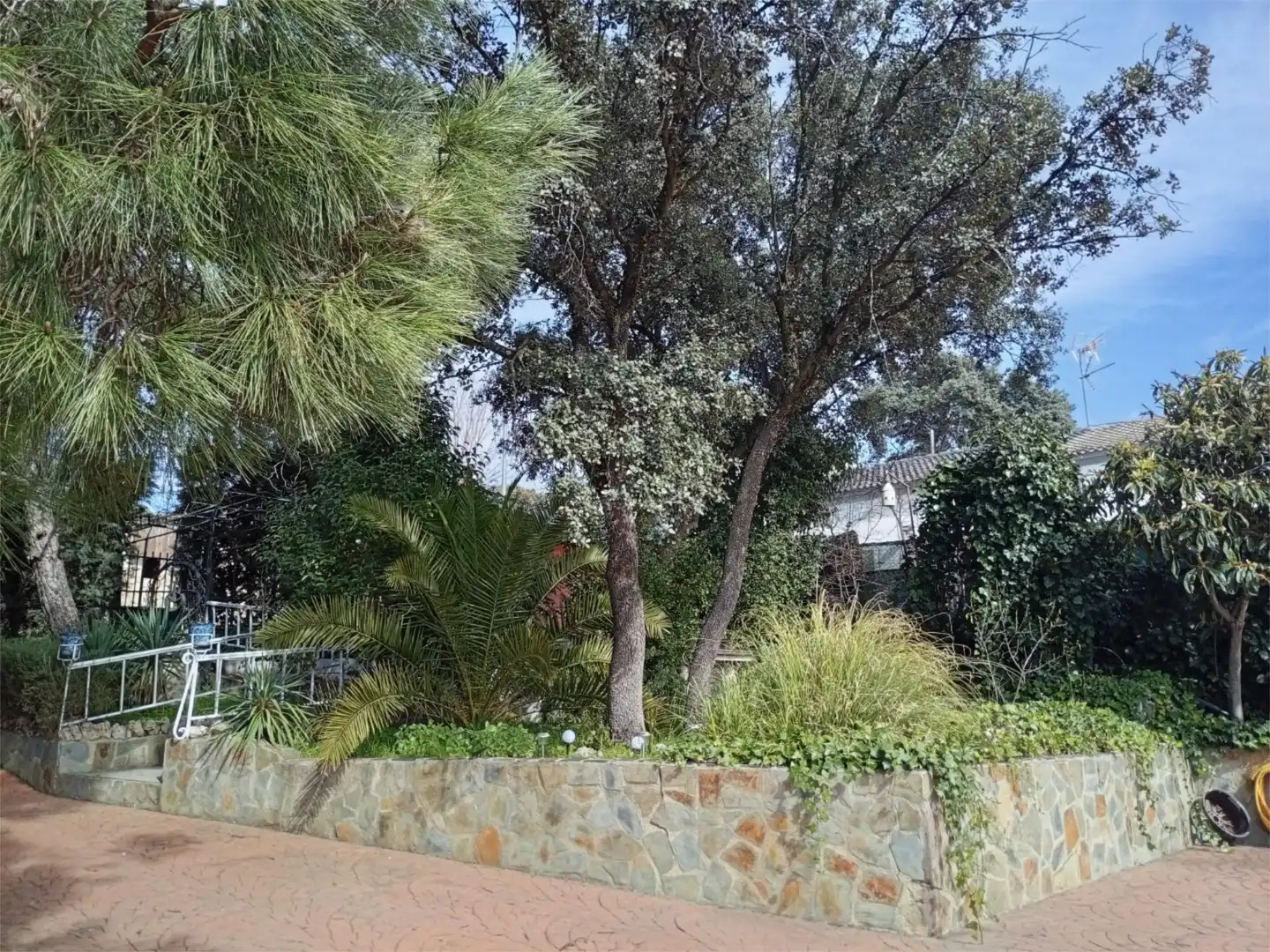Piso en venta en Calle Río Bullones, 791, El Casar Jardín de Piso en venta en El Casar con Calefacción, Jardín privado y Amueblado