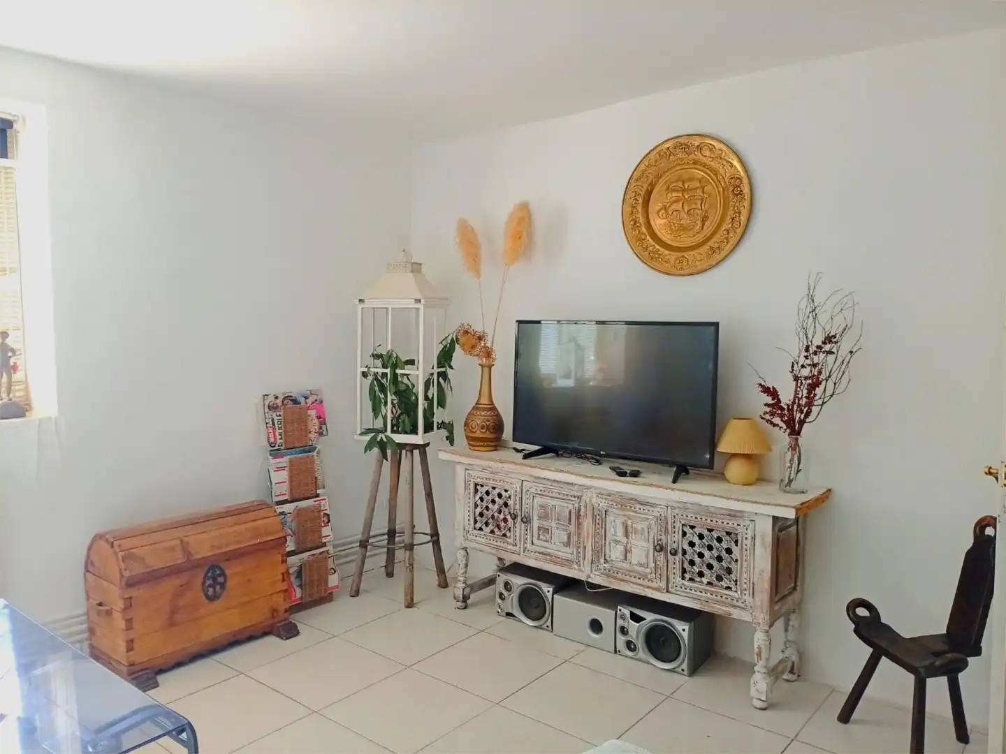 Piso en venta en Calle Río Bullones, 791, El Casar Sala de estar de Piso en venta en El Casar con Calefacción, Jardín privado y Amueblado