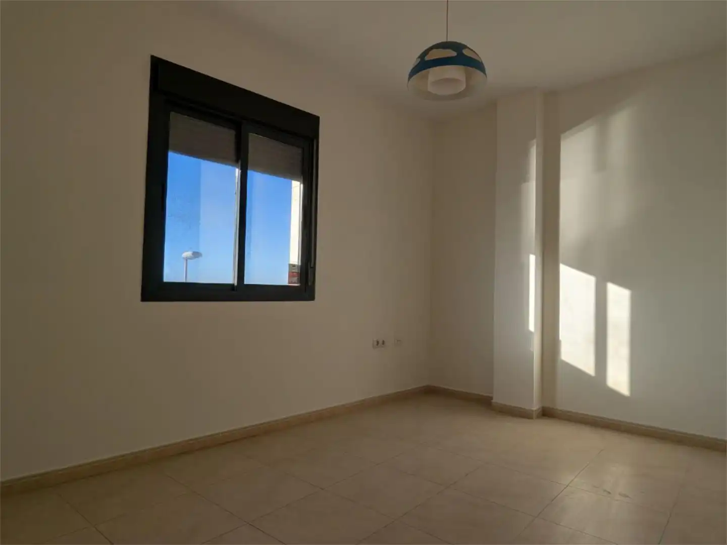 Piso en venta en Costacabana - Loma Cabrera Habitación de Piso en venta en Almería con Trastero, Parking comunitario y Balcón