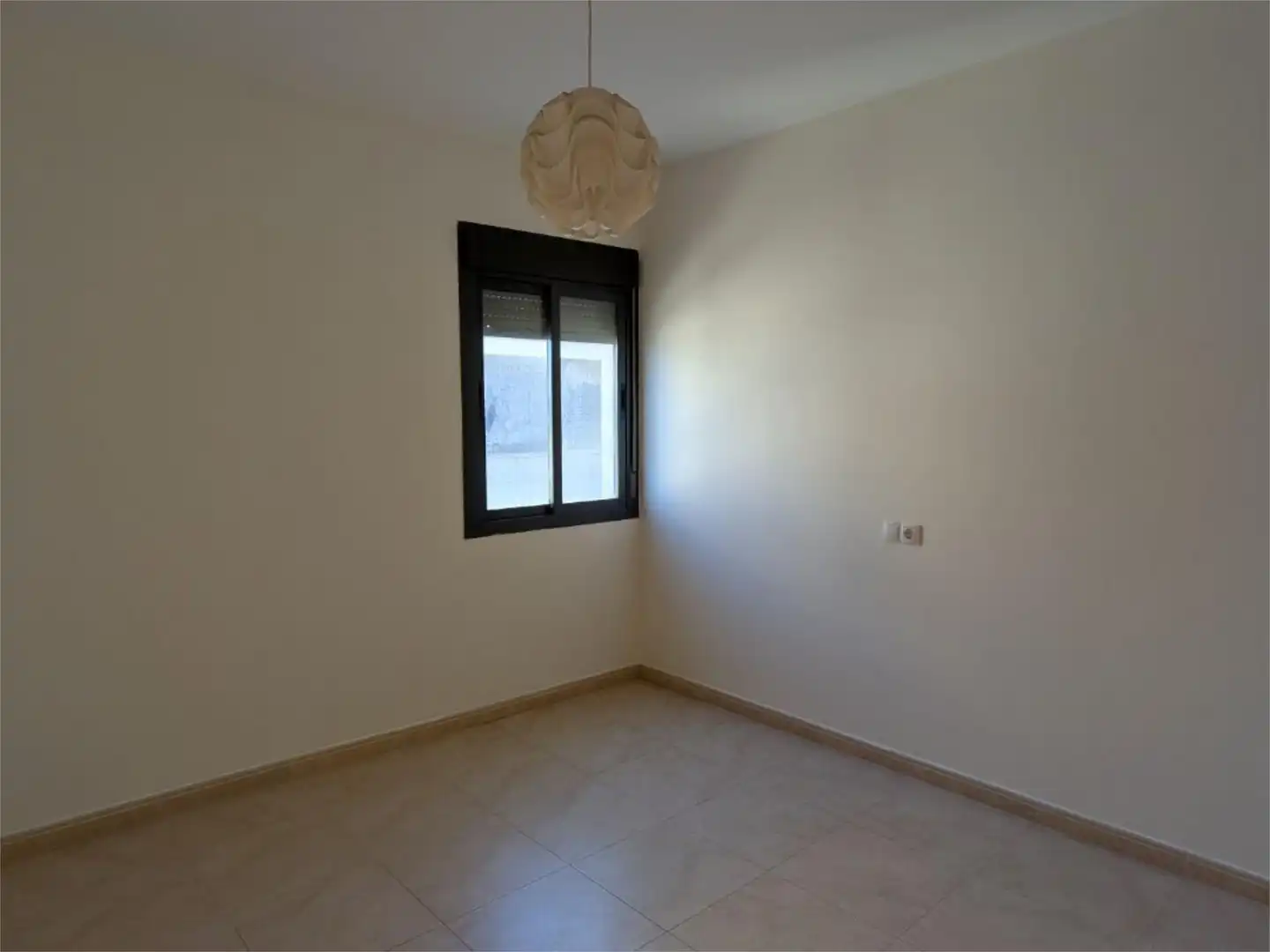 Piso en venta en Costacabana - Loma Cabrera Habitación de Piso en venta en Almería con Trastero, Parking comunitario y Balcón